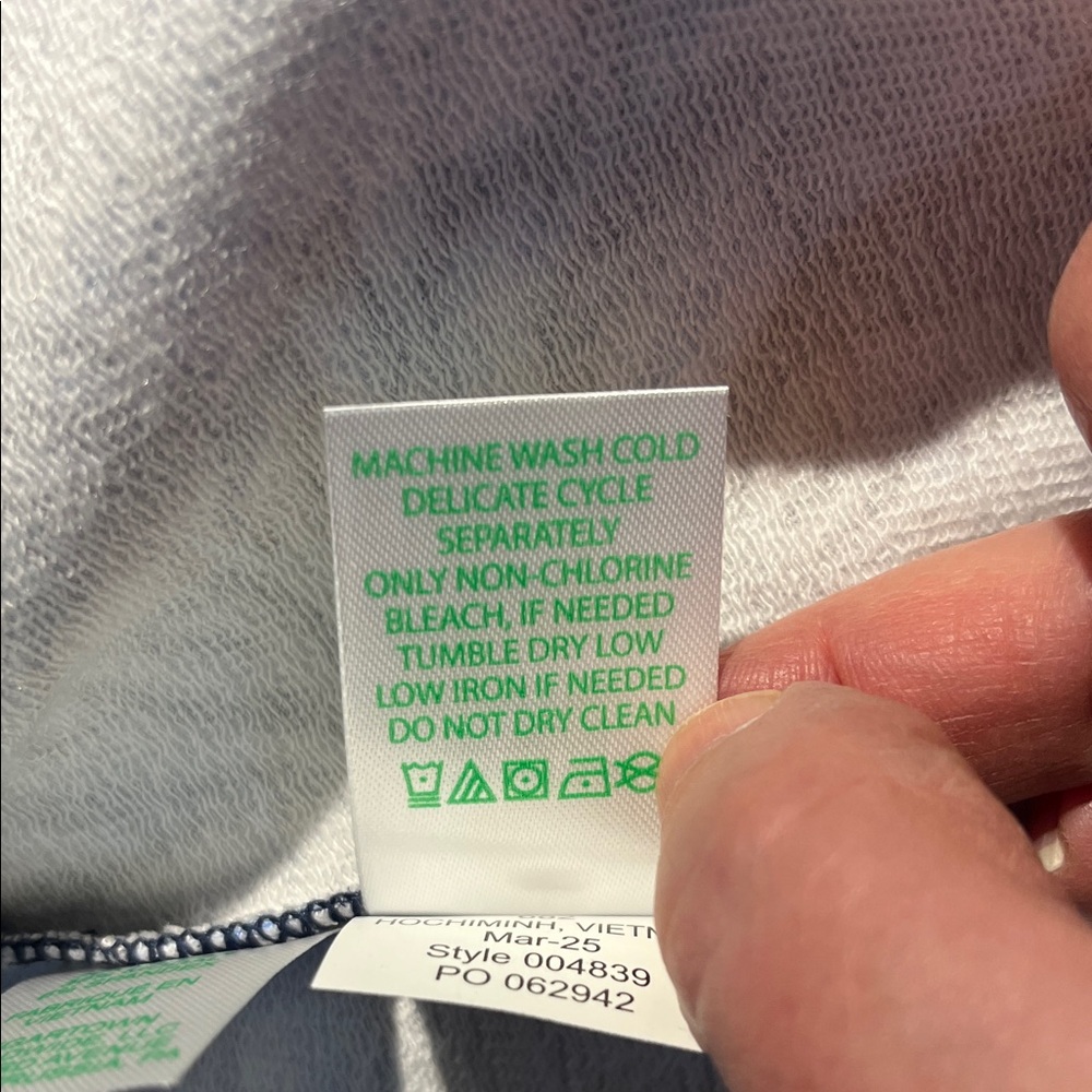 NWT Lilly Pulitzer Skipper Popover UPF 50+ Low Tide Navy Bouquet All Day - Picture 11 of 12